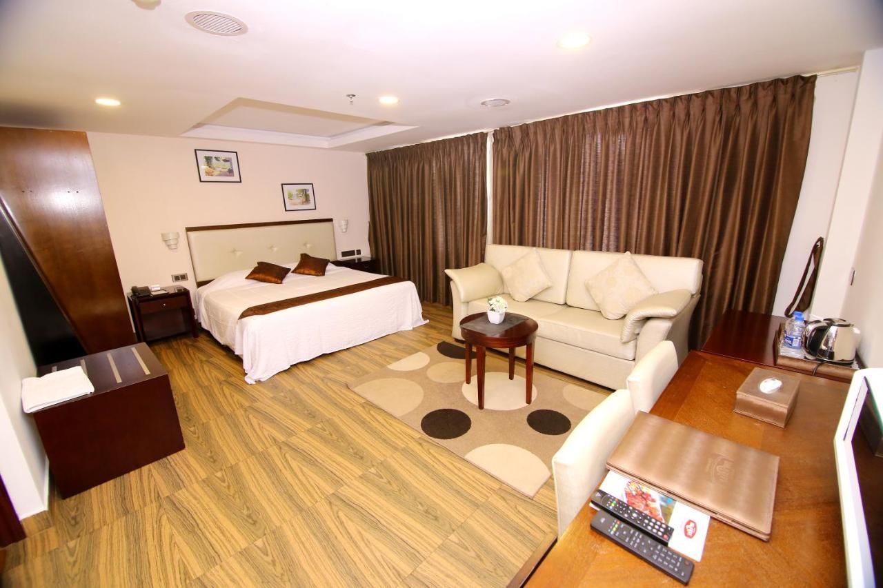 2 BEDROOM ROYAL SUITE