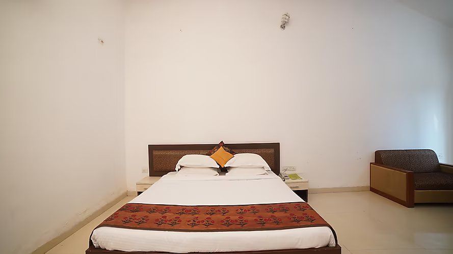 AC Deluxe (Ground Floor)