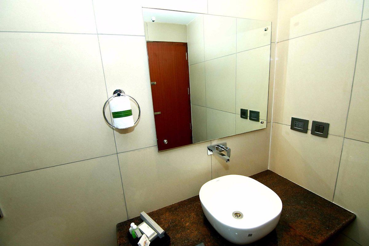 SILVER STORM RESORT ATHIRAPPILLY Executive Room 5
