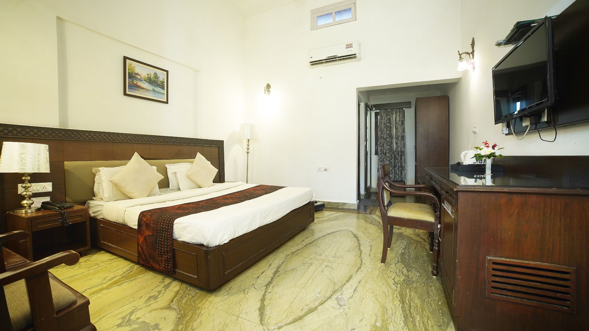 MPT Amaltas, Pachmarhi A/c Room