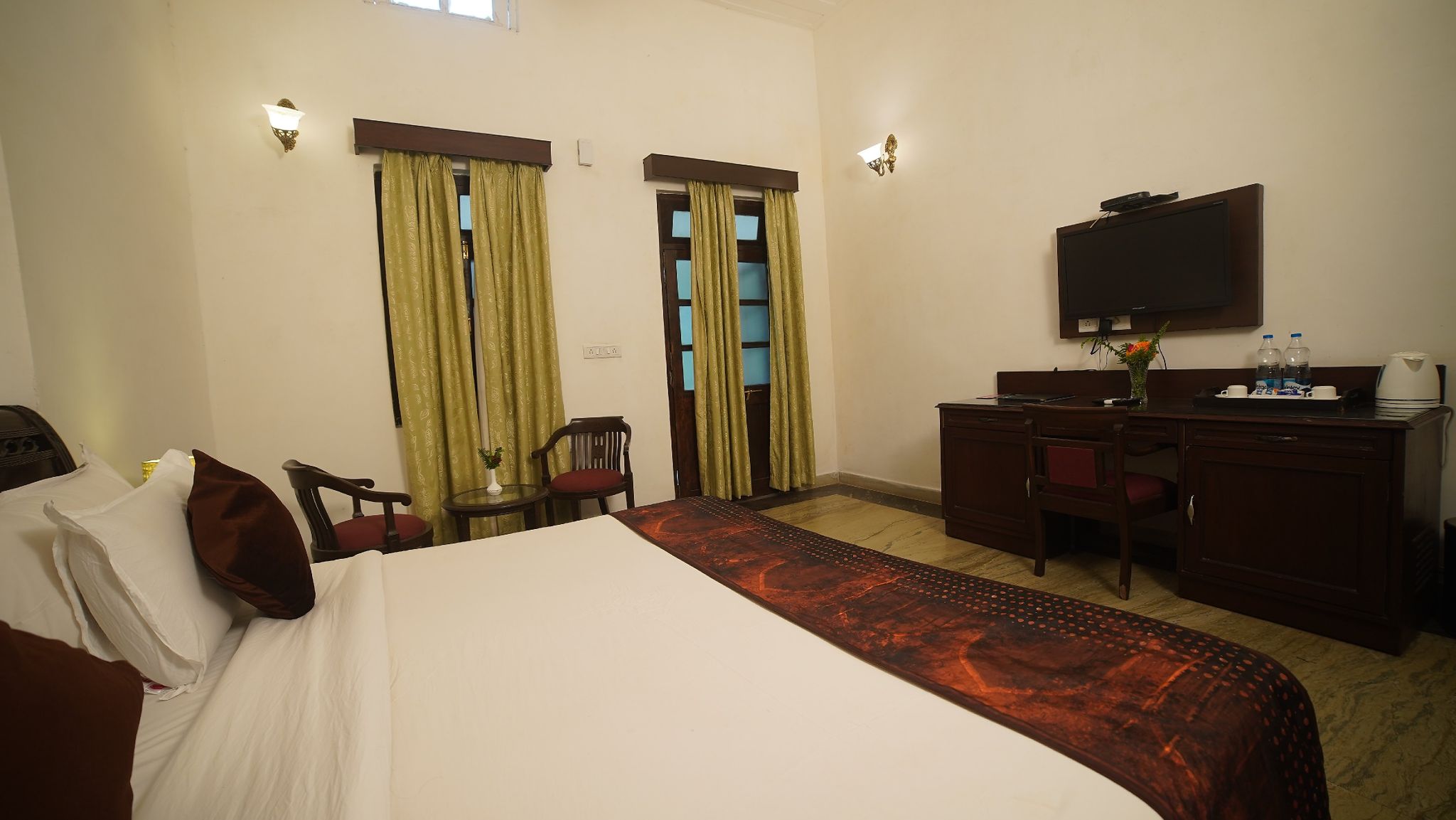 MPT Champak Bungalow, Pachmarhi AC Deluxe Room 8