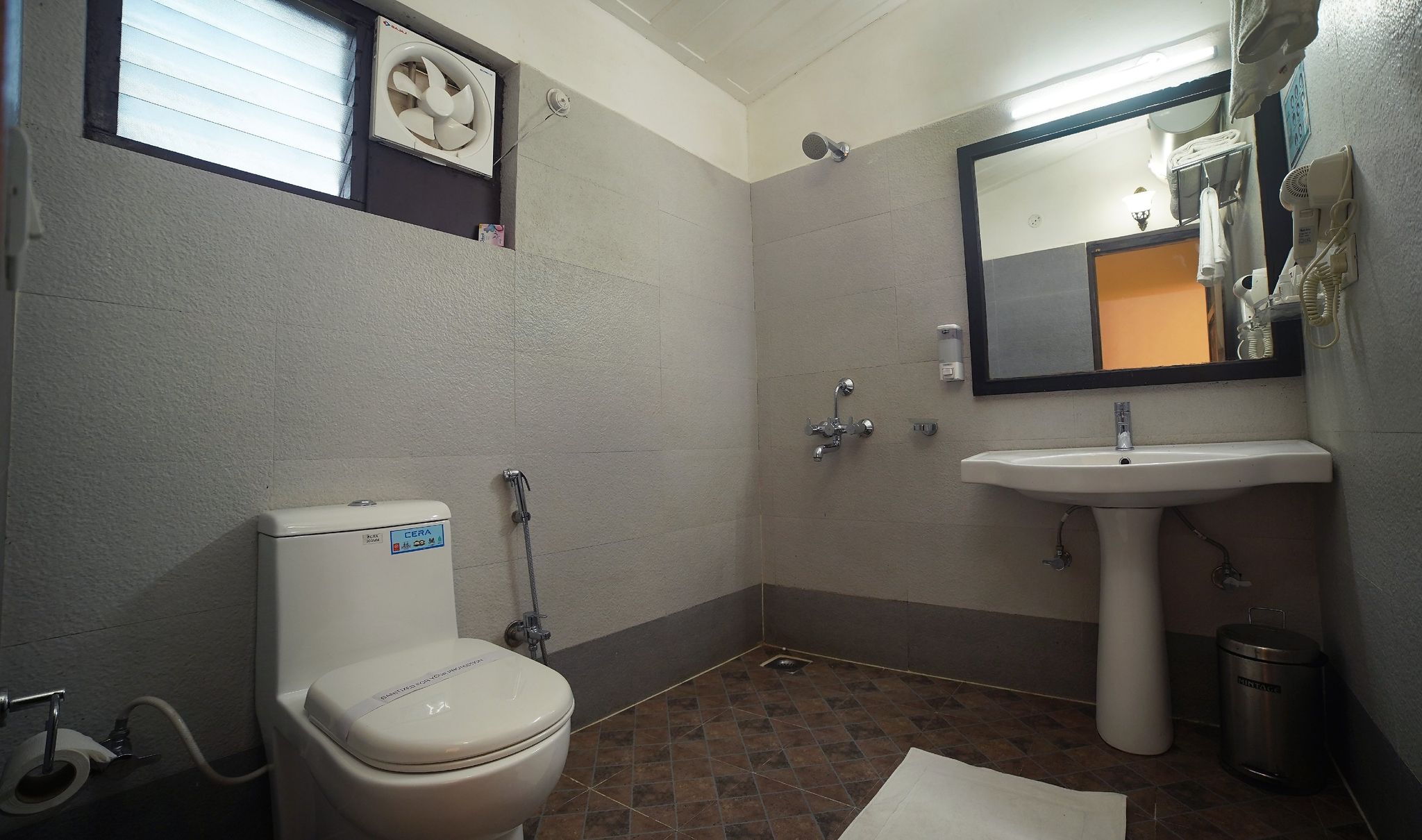 MPT Champak Bungalow, Pachmarhi AC Deluxe Room 6