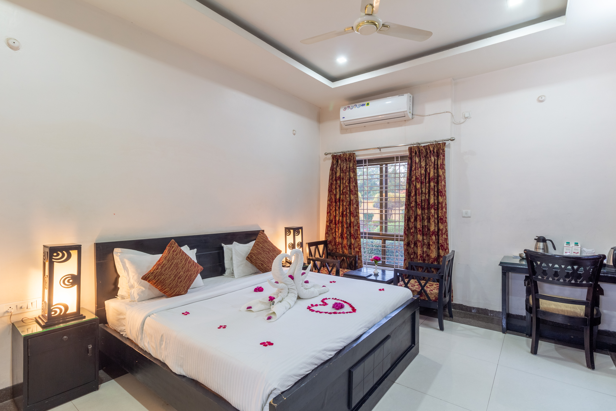 MPT PALASH RESIDENCY BHOPAL AC ROOM 