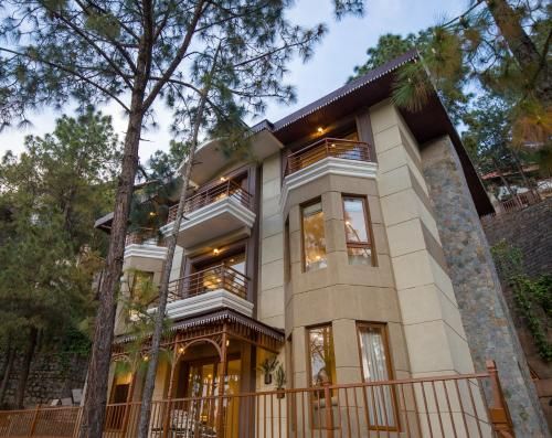 ELIVAAS Wisteria 4 BHK Villa with Mountain View