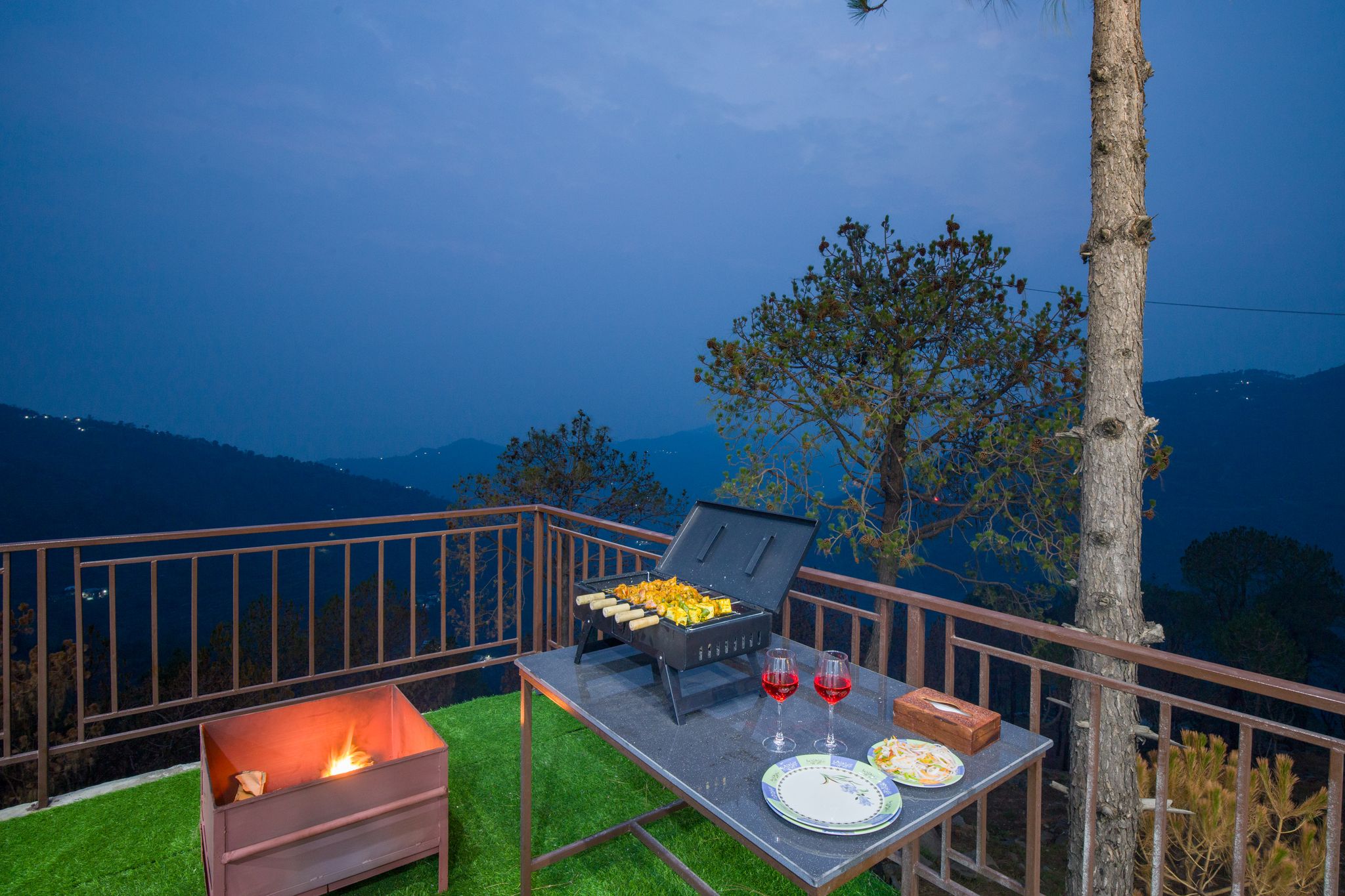 Alaya Stays 5 BHK with Hill View | Querencia