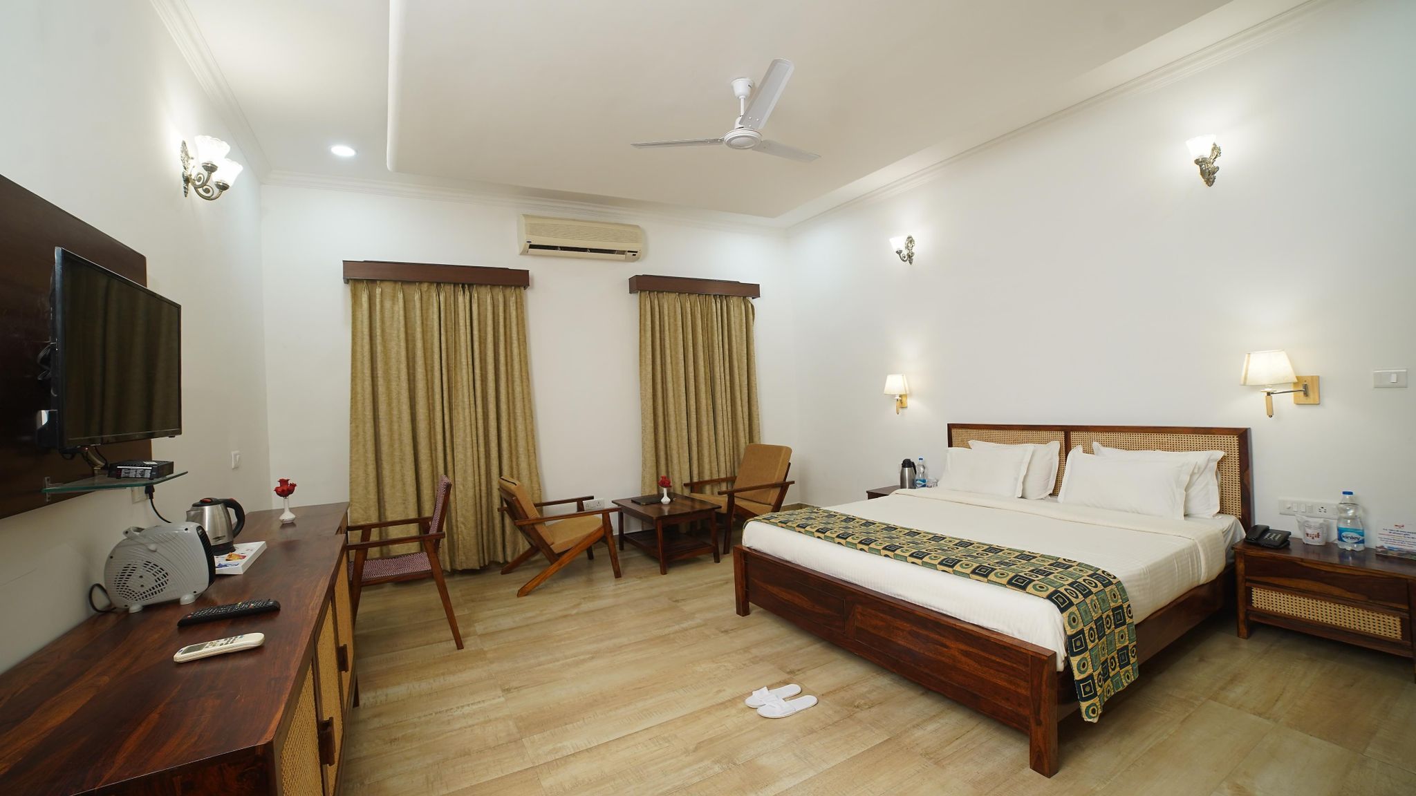 AC Standard (Small Room, Dam View)