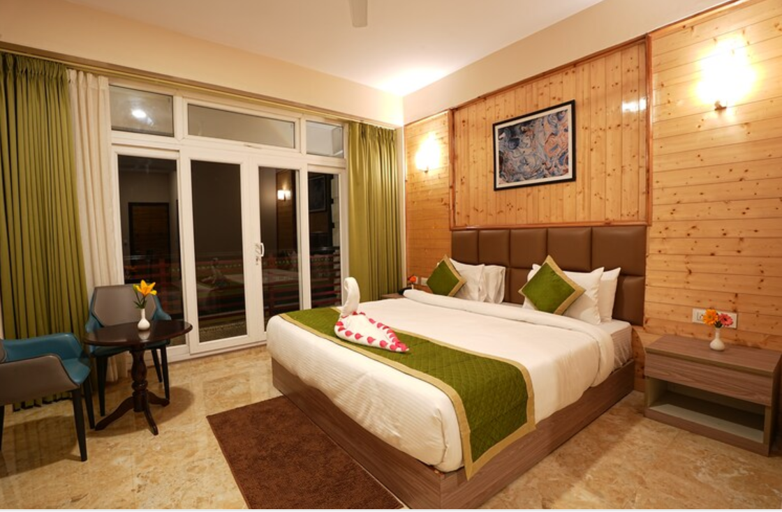 Hotel Maenamla Super Deluxe With Balcony and Kanchanjunga View 3