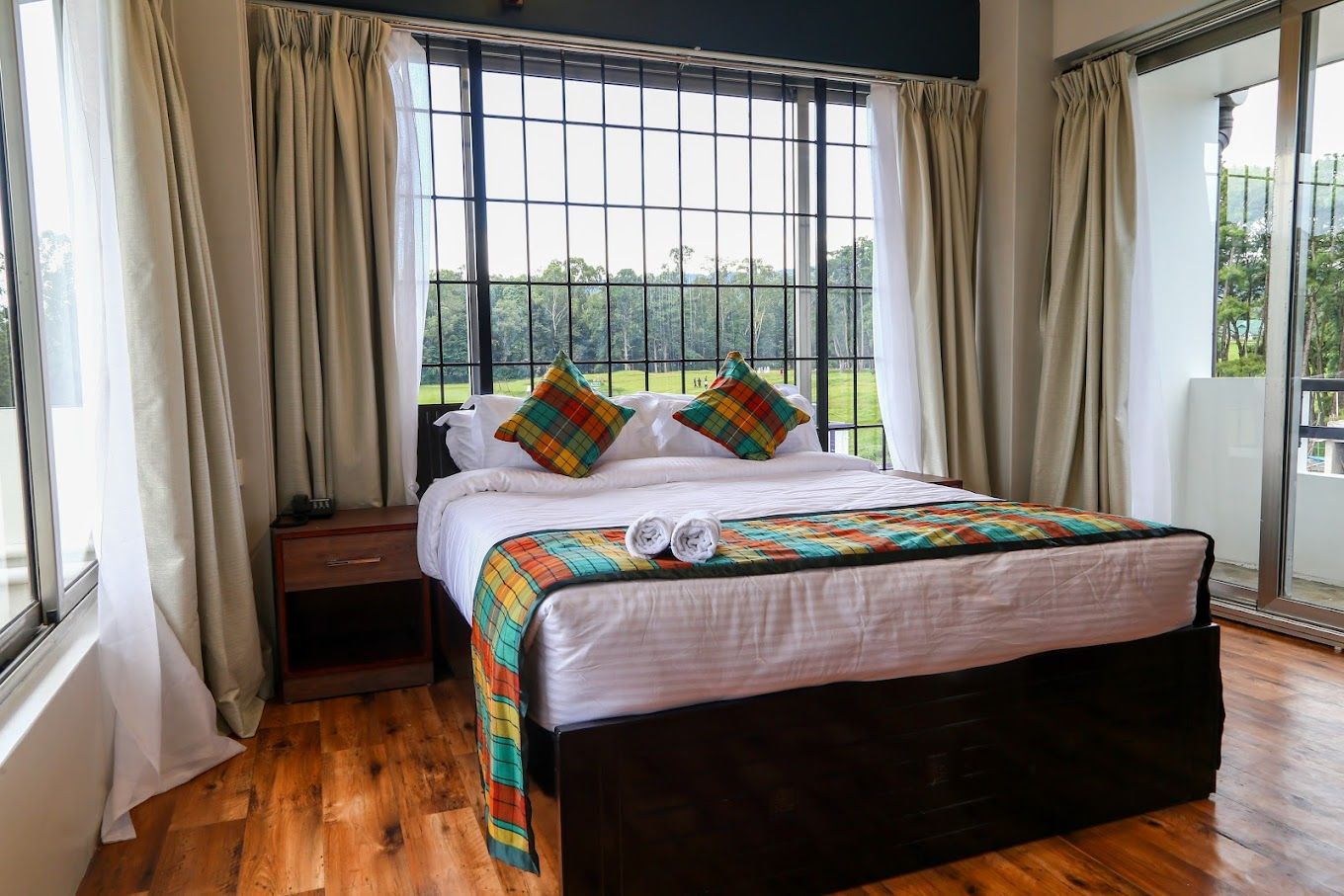 Deluxe room ( Non-Ac)