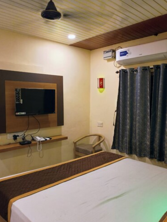 Deluxe AC Room