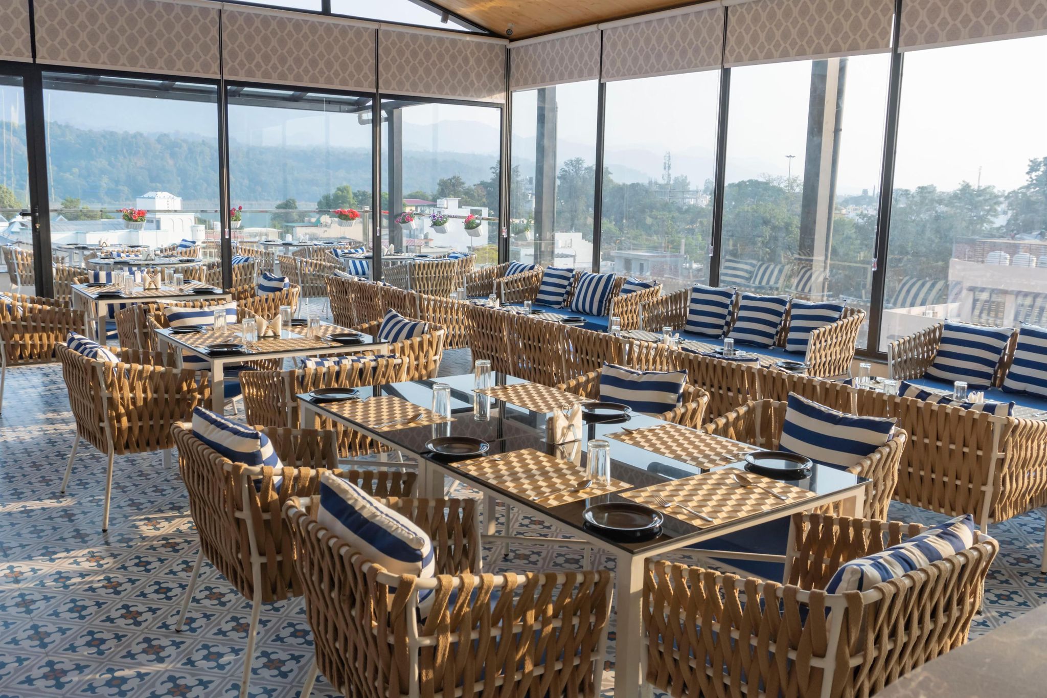 Food & Dining