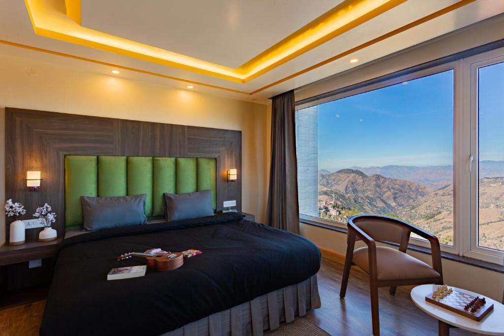 The Hosteller Shimla, Valley View Deluxe Double Room with Mountain View 3