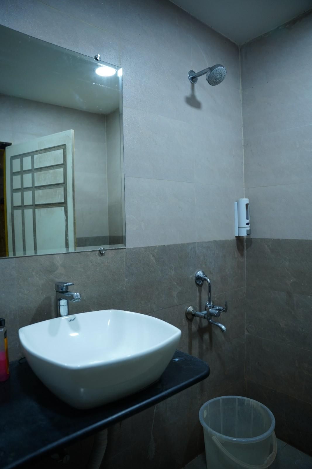 Hotel Luxury Stay Inn Deluxe Room Ac 18