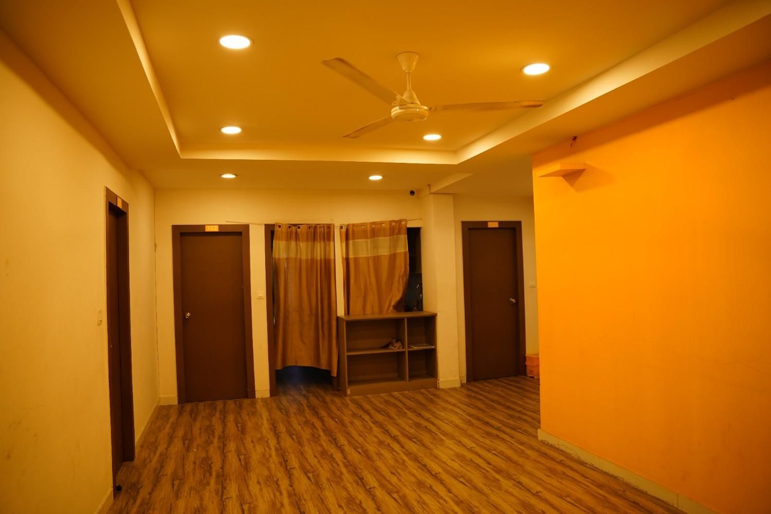 Hotel Luxury Stay Inn Deluxe Room Ac 34