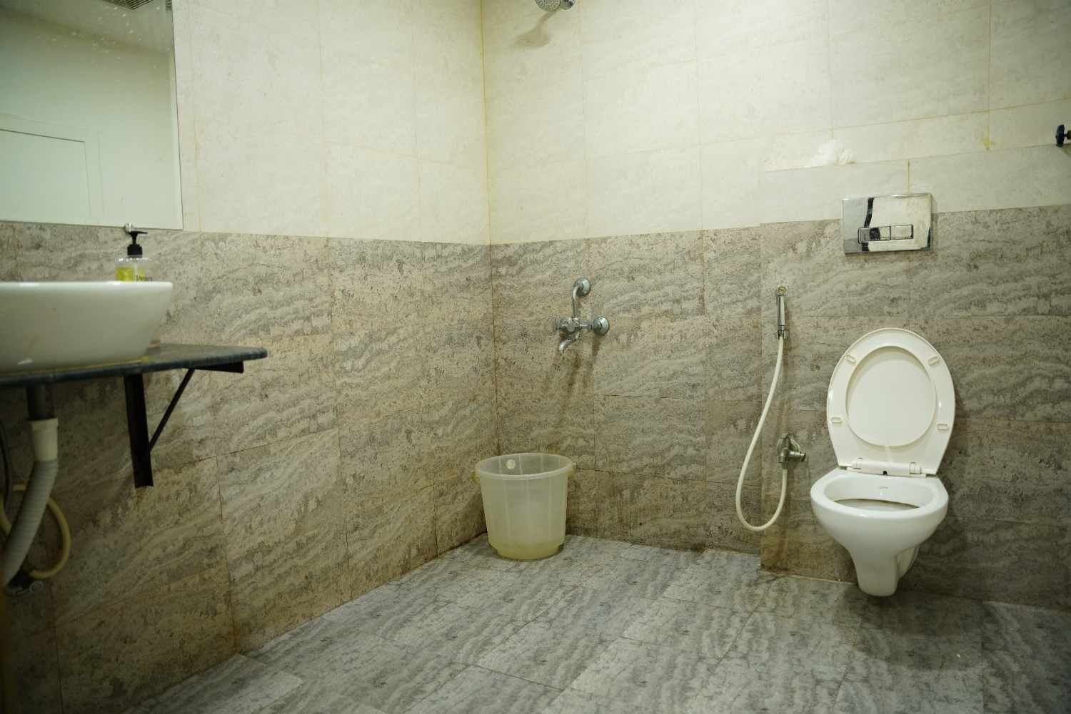 Hotel Luxury Stay Inn Deluxe Room Ac 25