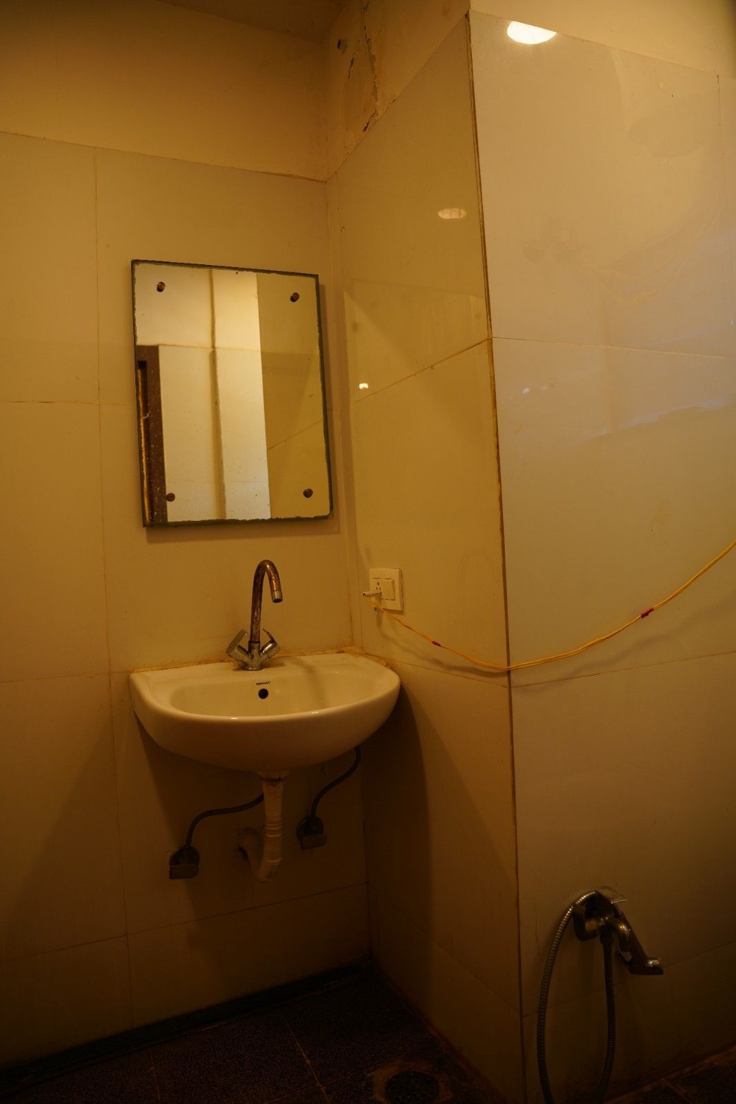 Hotel Luxury Stay Inn Deluxe Room Ac 27