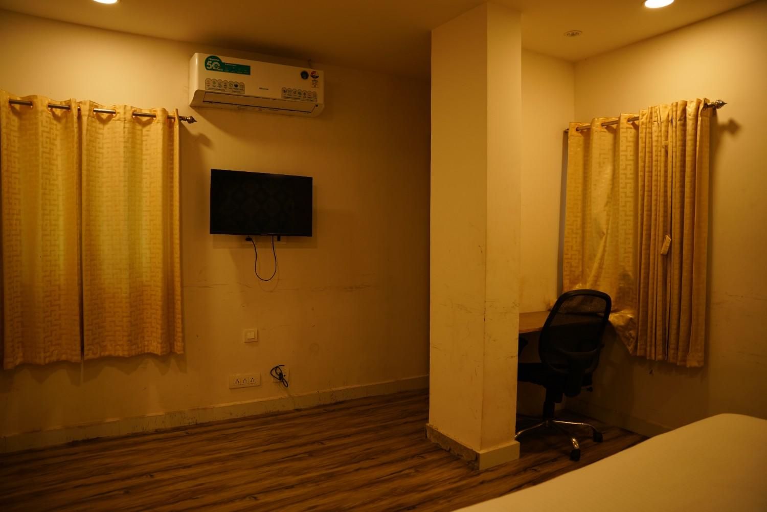 Hotel Luxury Stay Inn Deluxe Room Ac 31
