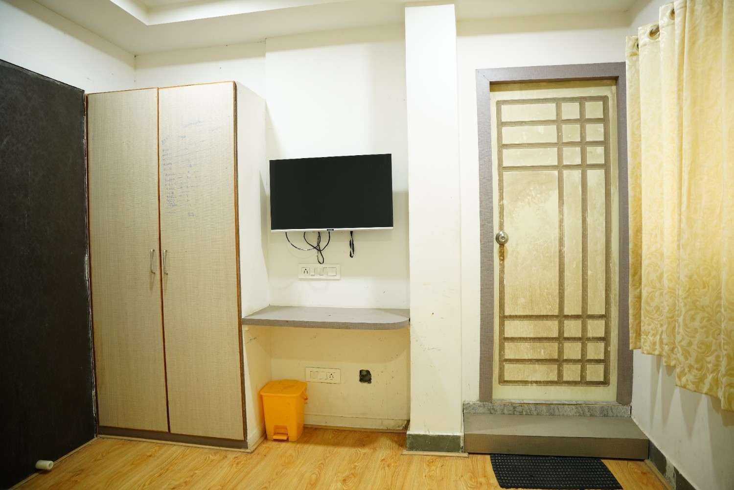 Hotel Luxury Stay Inn Deluxe Room Ac 33