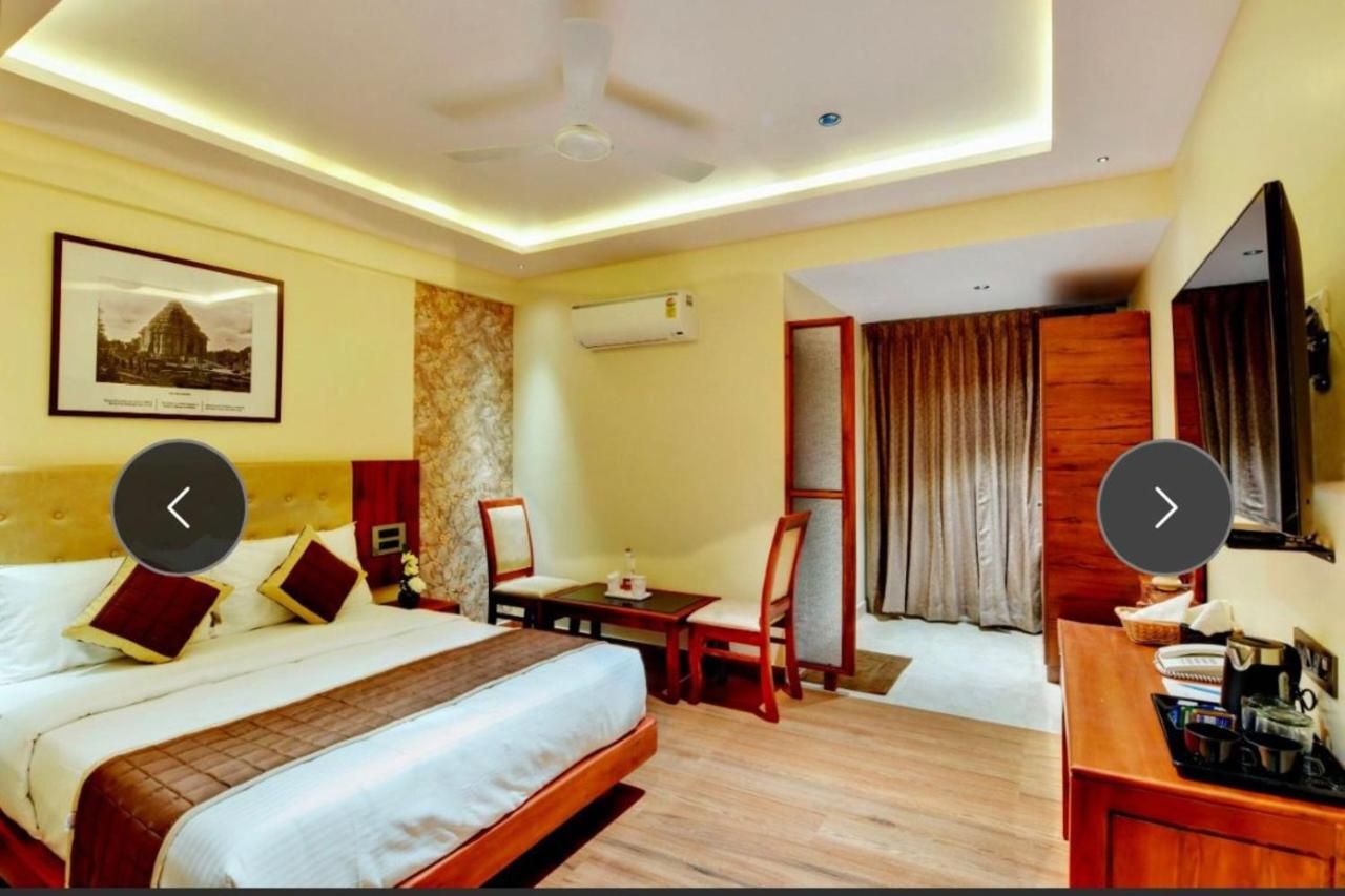 Ahom Comfort Double Room with Balcony 2