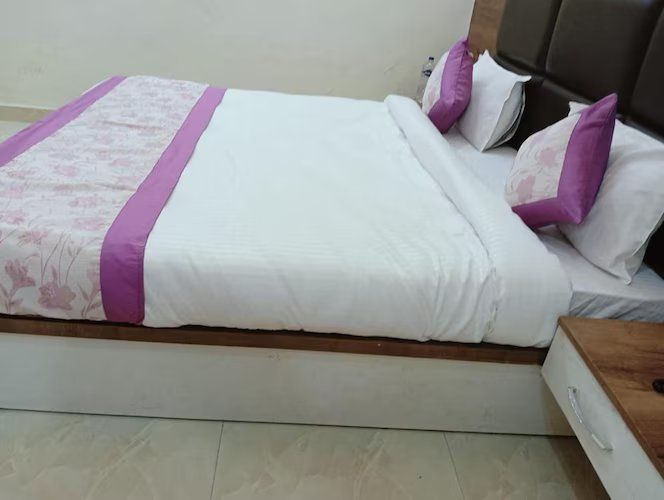 Lime Tree Hotel and Banquet, Vrindavan Brij Deluxe Room 2