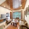ELIVAAS Lakeview Manor - 5 BHK w/ Scenic Lakeview & Garden