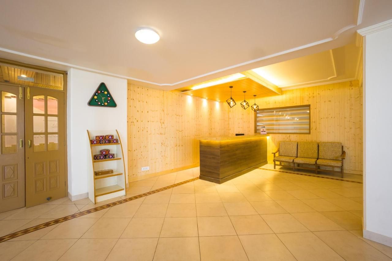 Alaya Stays 4 BHK with Hills View & Restaurant - Hemkunj Blossom