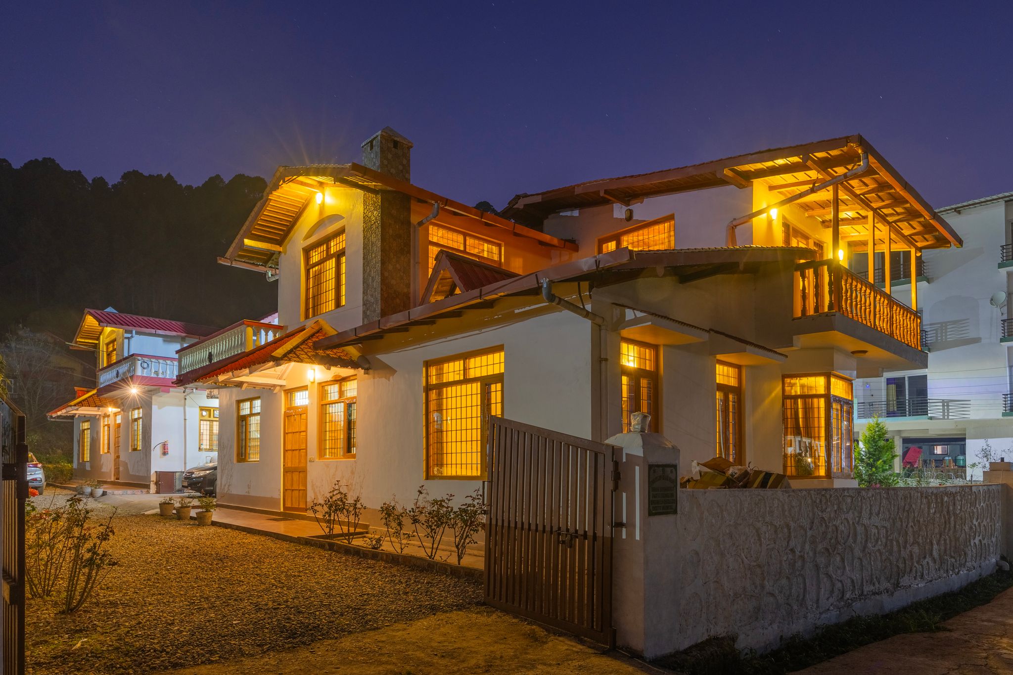 Alaya Stays 3BHK Rose Haven near Kainchi Dham