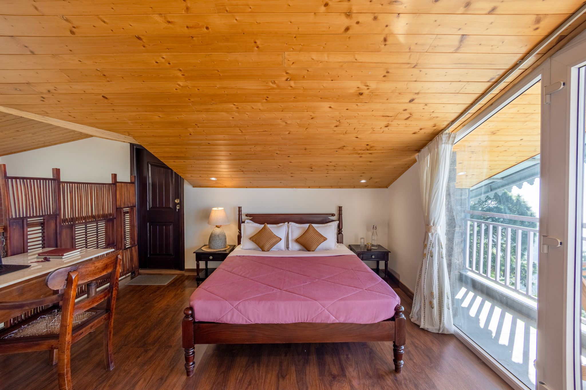 ELIVAAS CliffSide - 3BHK Plus Attic Villa with Scenic Views 3 BHK 5