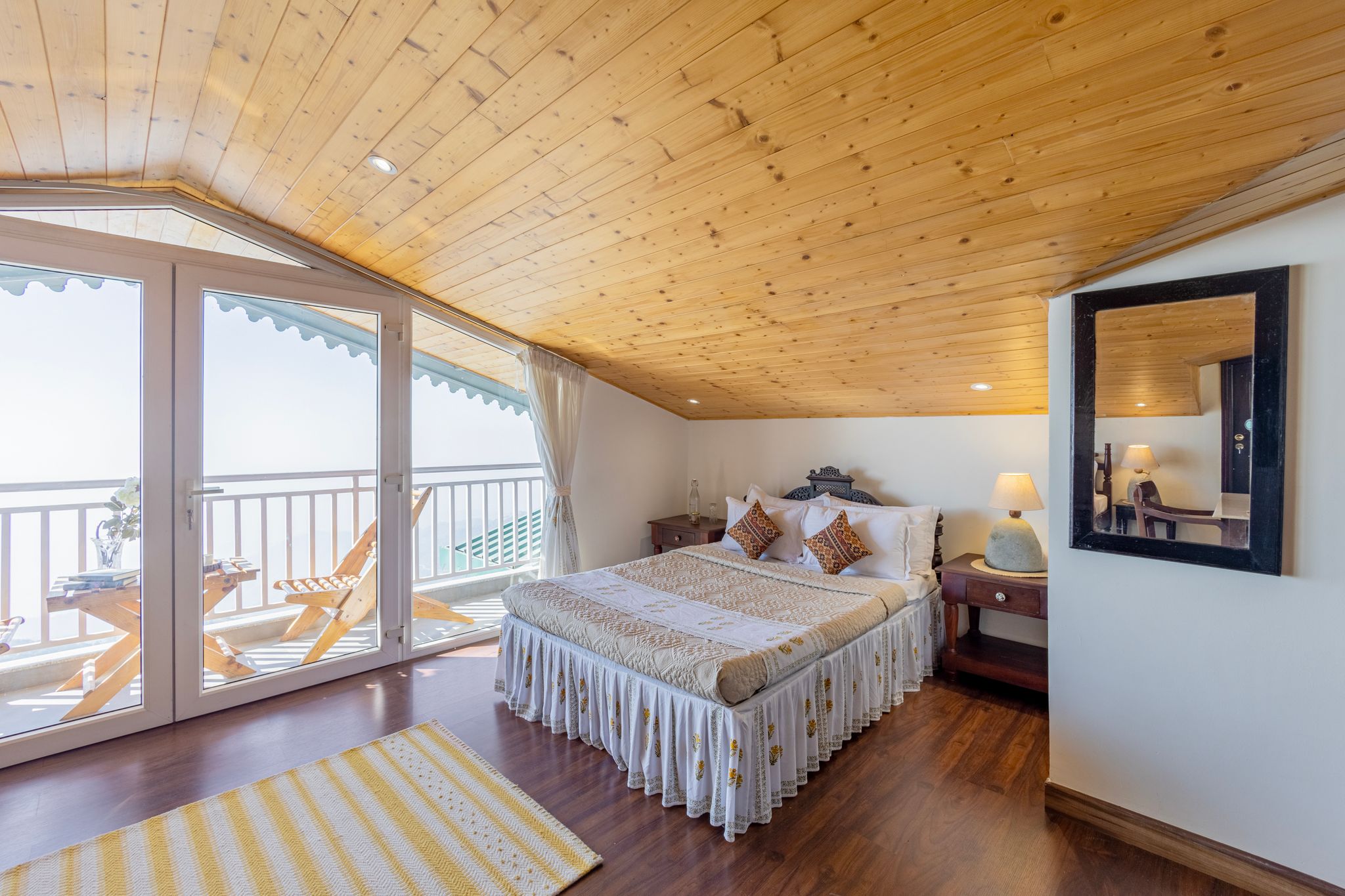 ELIVAAS CliffSide - 3BHK Plus Attic Villa with Scenic Views 3 BHK 9