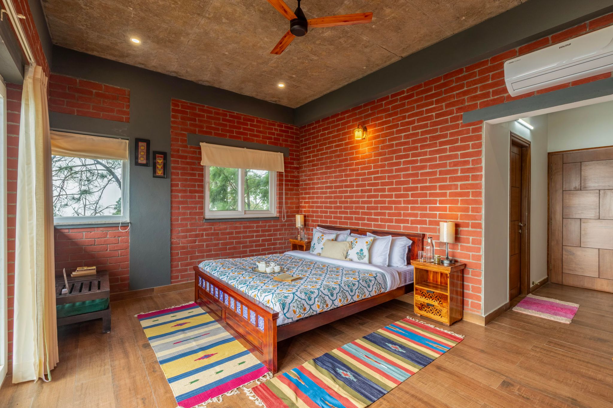 ELIVAAS Goldencrest - 6 BHK Villa Nestled in the Hillside of Kasauli 6 BHK Villa 8