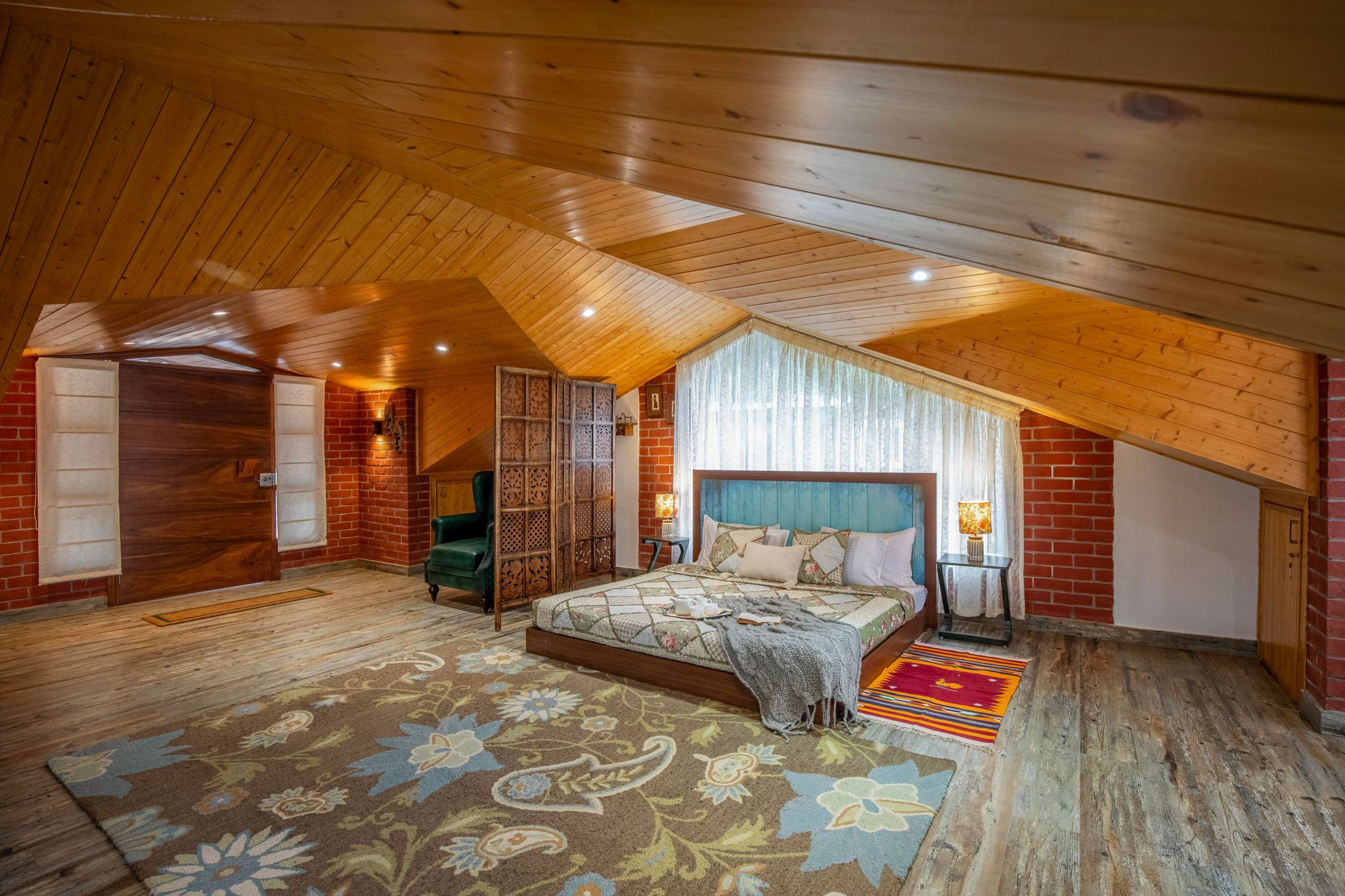 ELIVAAS Goldencrest - 6 BHK Villa Nestled in the Hillside of Kasauli 6 BHK Villa 3