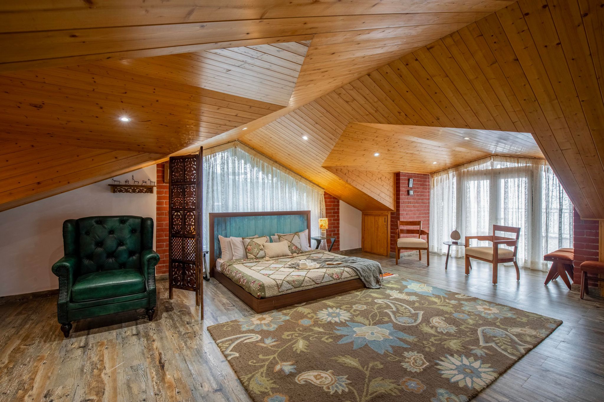 ELIVAAS Goldencrest - 6 BHK Villa Nestled in the Hillside of Kasauli 6 BHK Villa 2