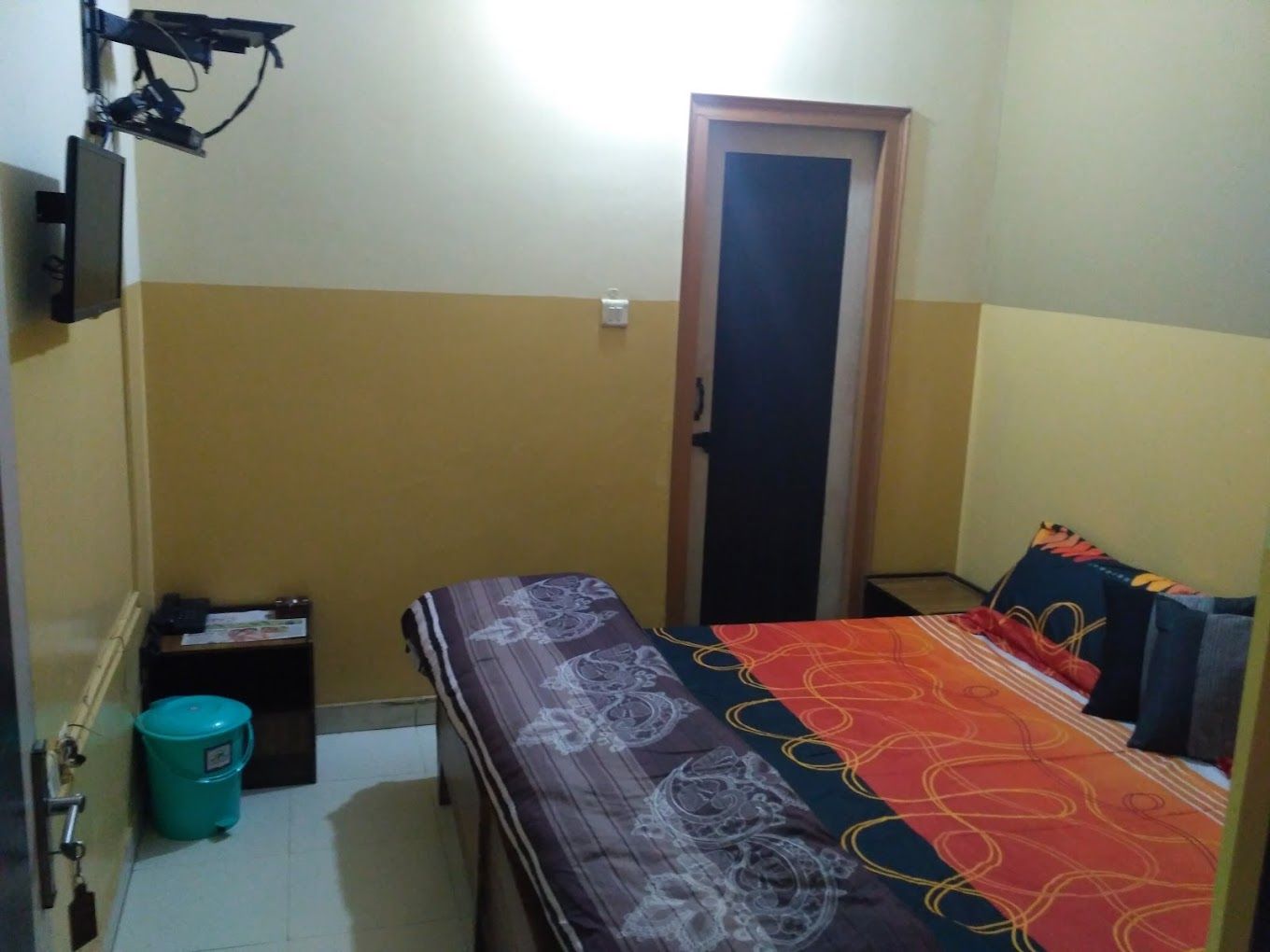 Jagraj Guest House Standard Double Bed AC Room 3