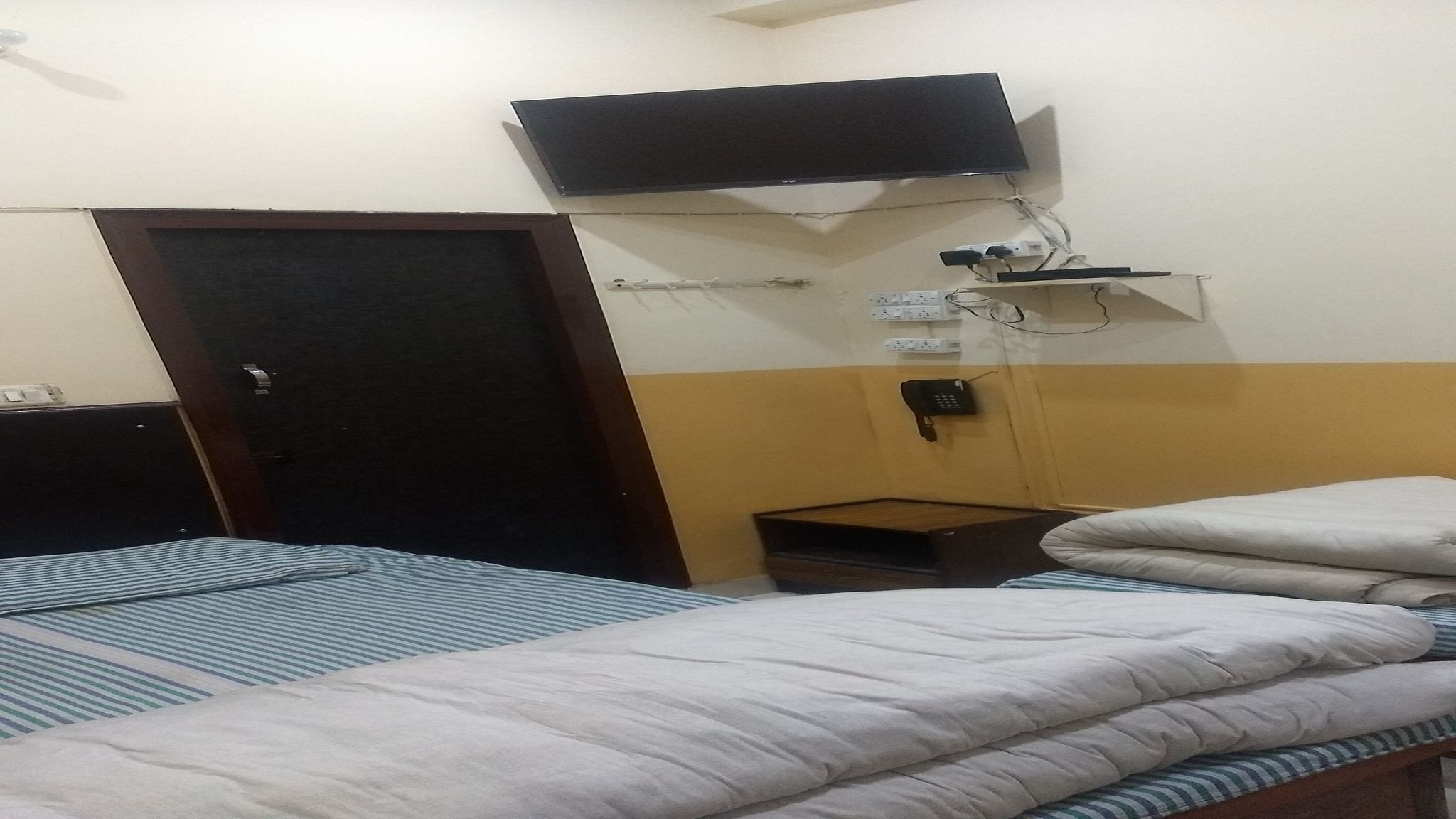 Standard Triple Bed Room