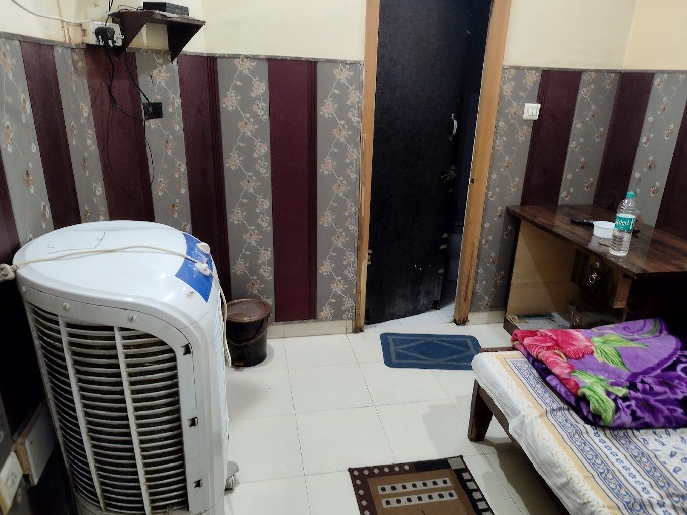 Standard Single Air Cooled Room