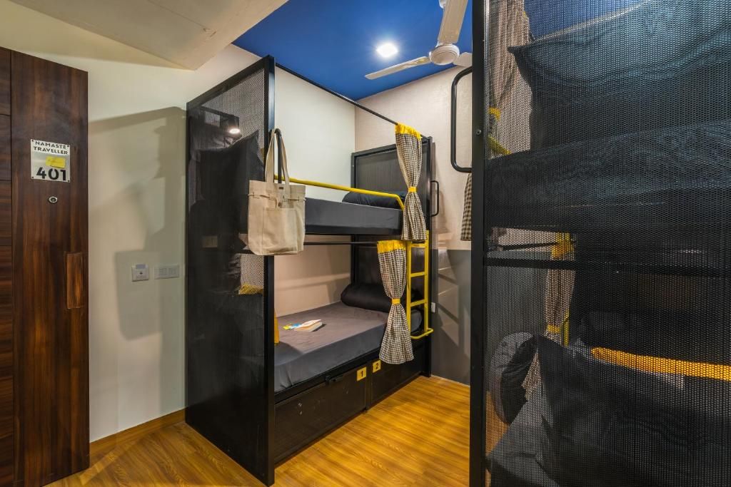 Bed in 6 Bed Mixed Dormitory