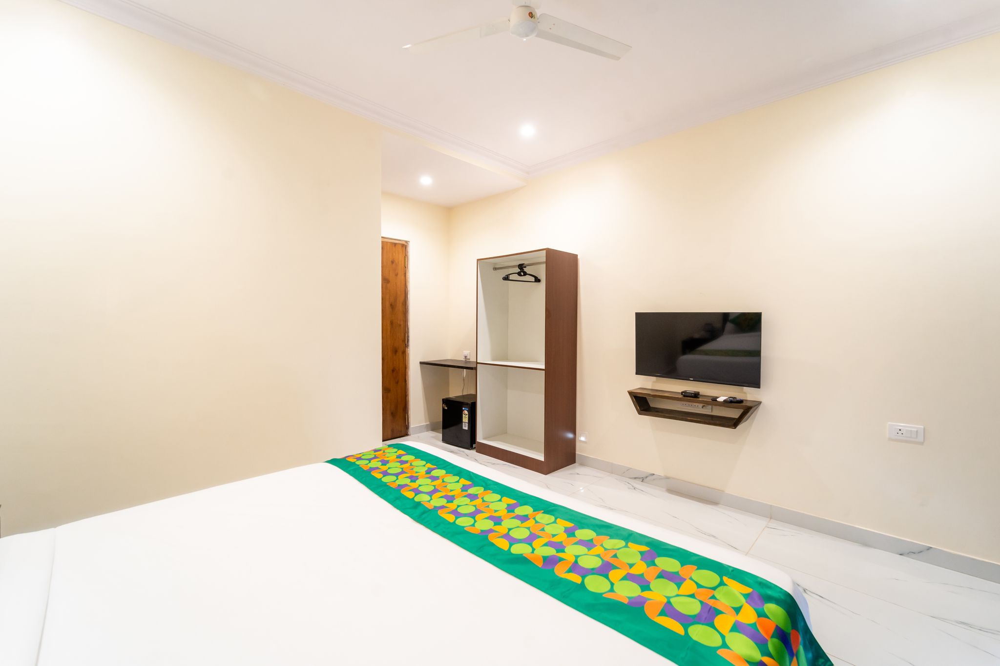 Treebo Grand Royale Eco Residency with Pool Standard Room 4