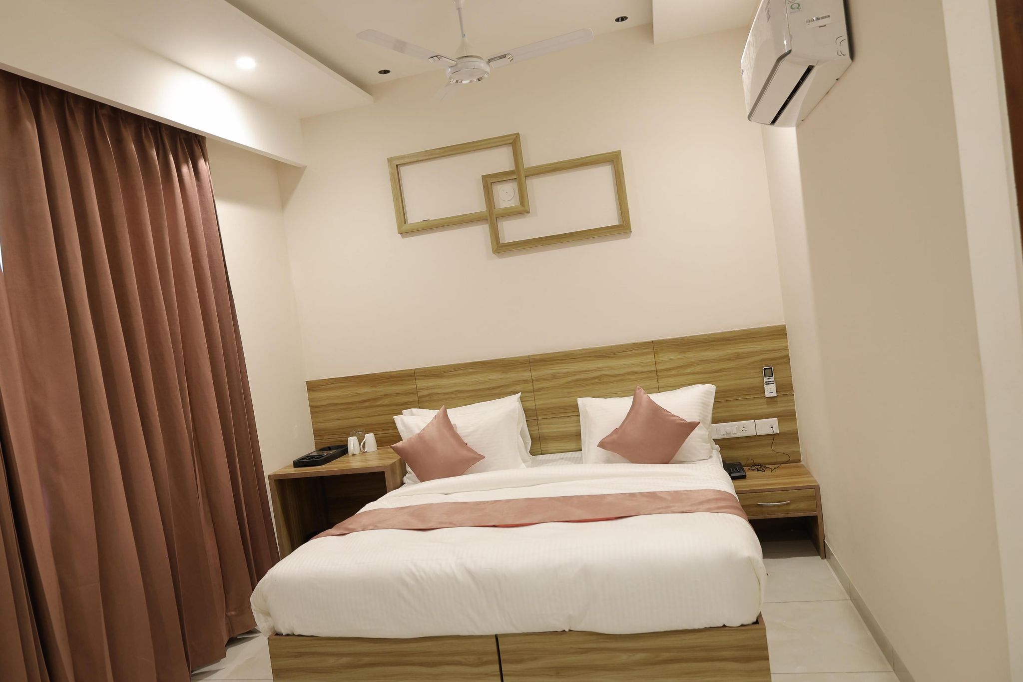 Sikand Vistas Deluxe Room 3