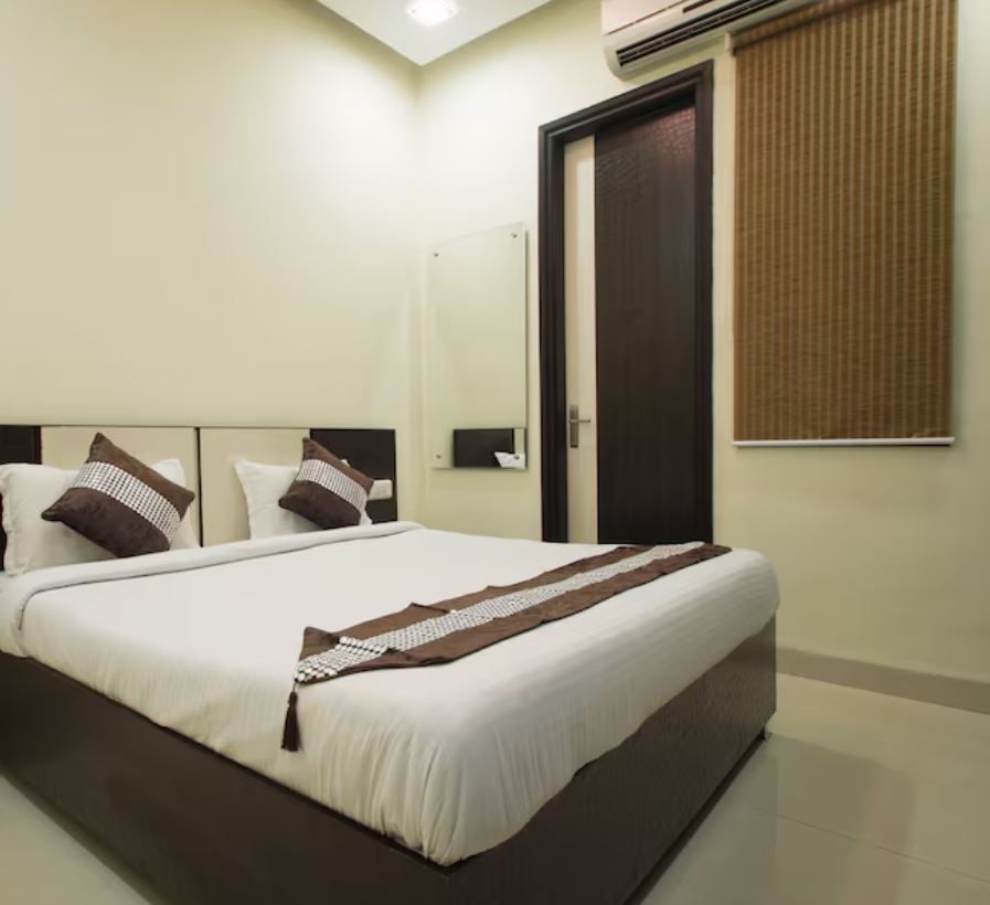 Hotel Akaal Heights Deluxe Room 2