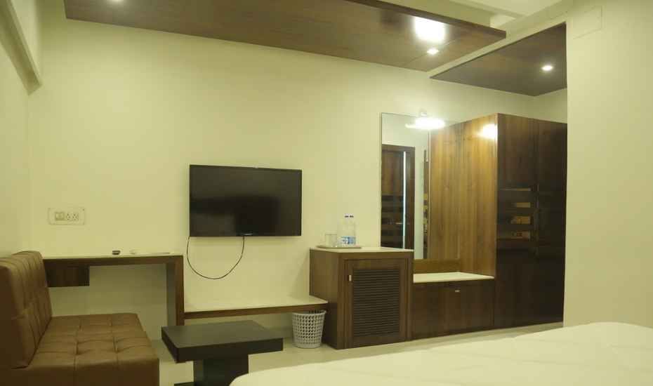 Mahesh Hotel & Guest House