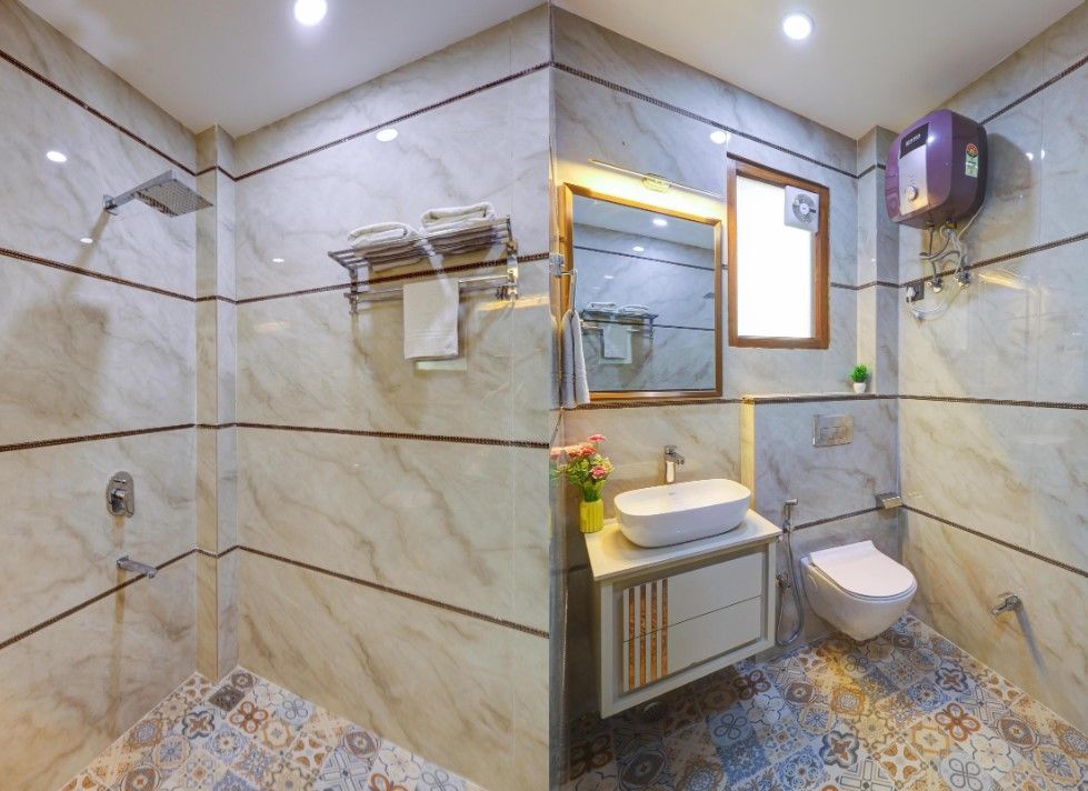 Hotel Down Town by Quadis- Sector 51 Noida Deluxe Double Room 8