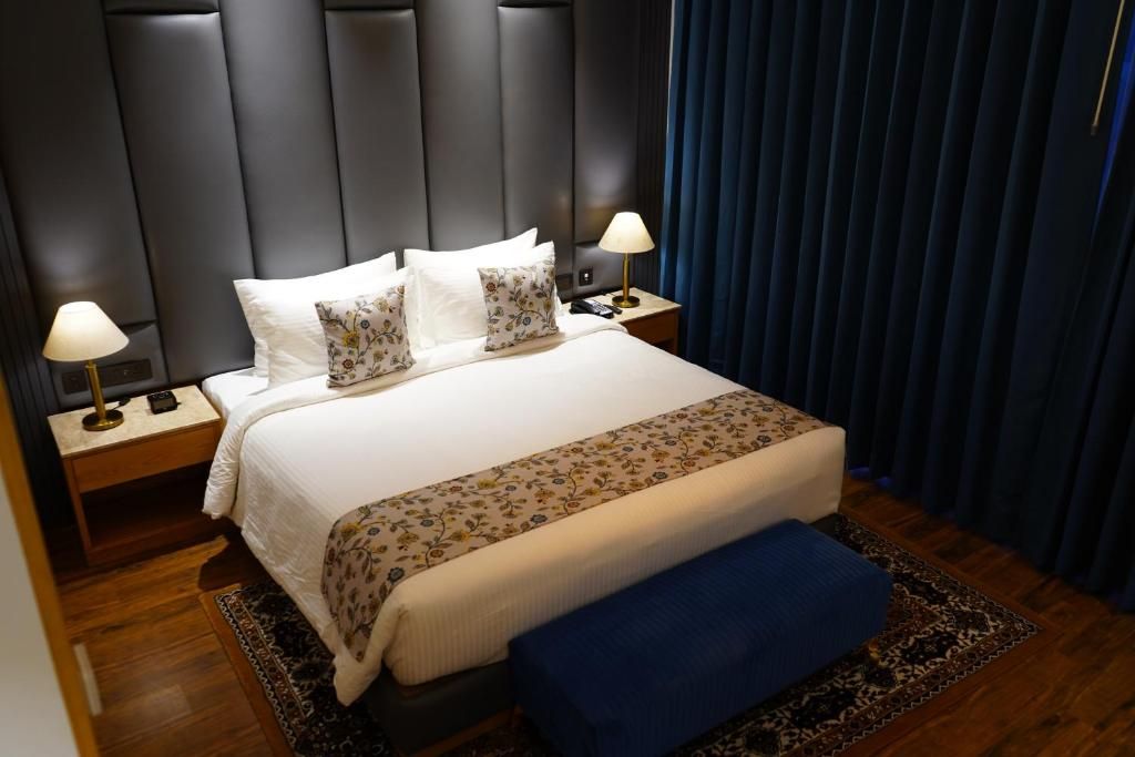 Premium Suite with Balcony