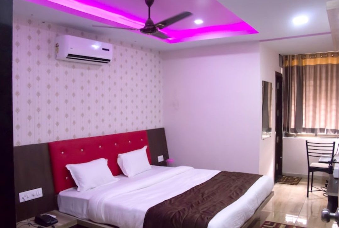 Hotel Shree Palace Superior Double Bed Room 2