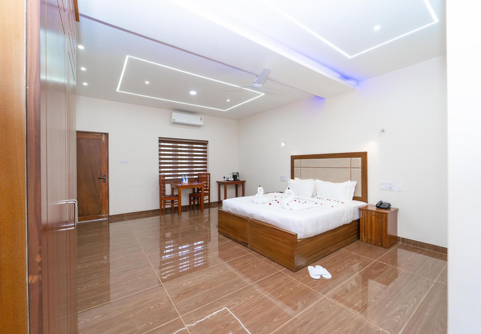 Honeymoon Seaview room