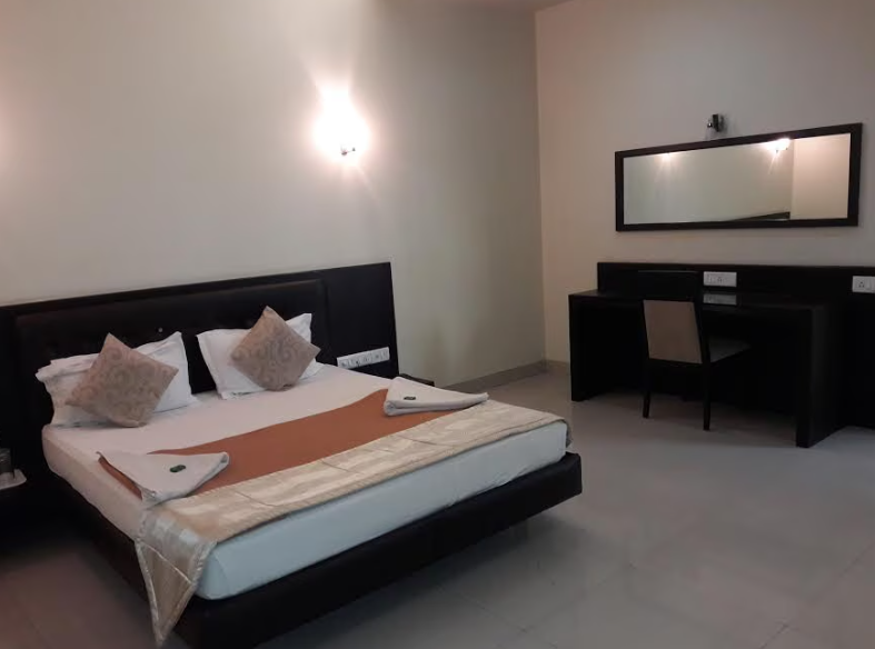 Hotel Western Inn Deluxe AC Room 3