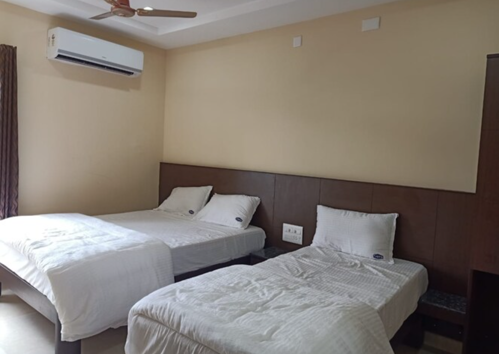 Deluxe Triple AC Room