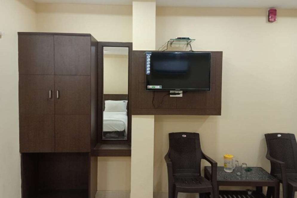 Deluxe Triple AC Room