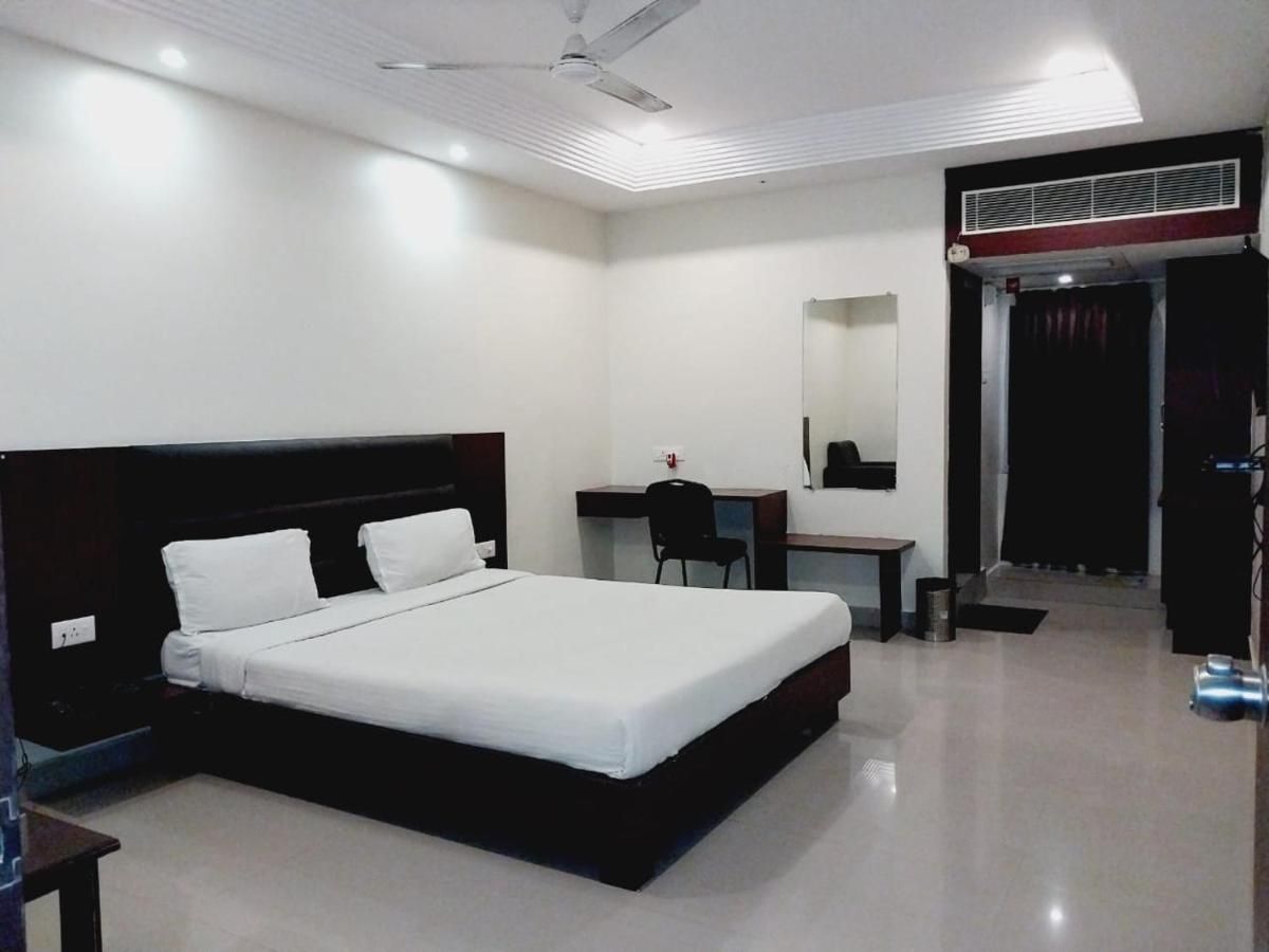 Hotel The Athithi Inn Classic Room 2