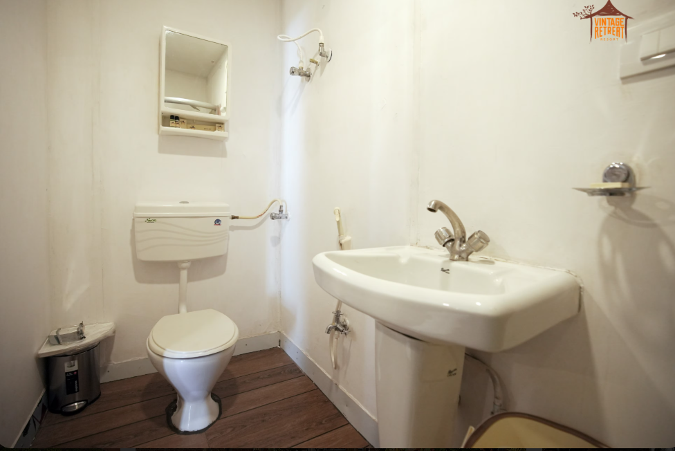 Vintage Retreat Resort Cab Villa 4