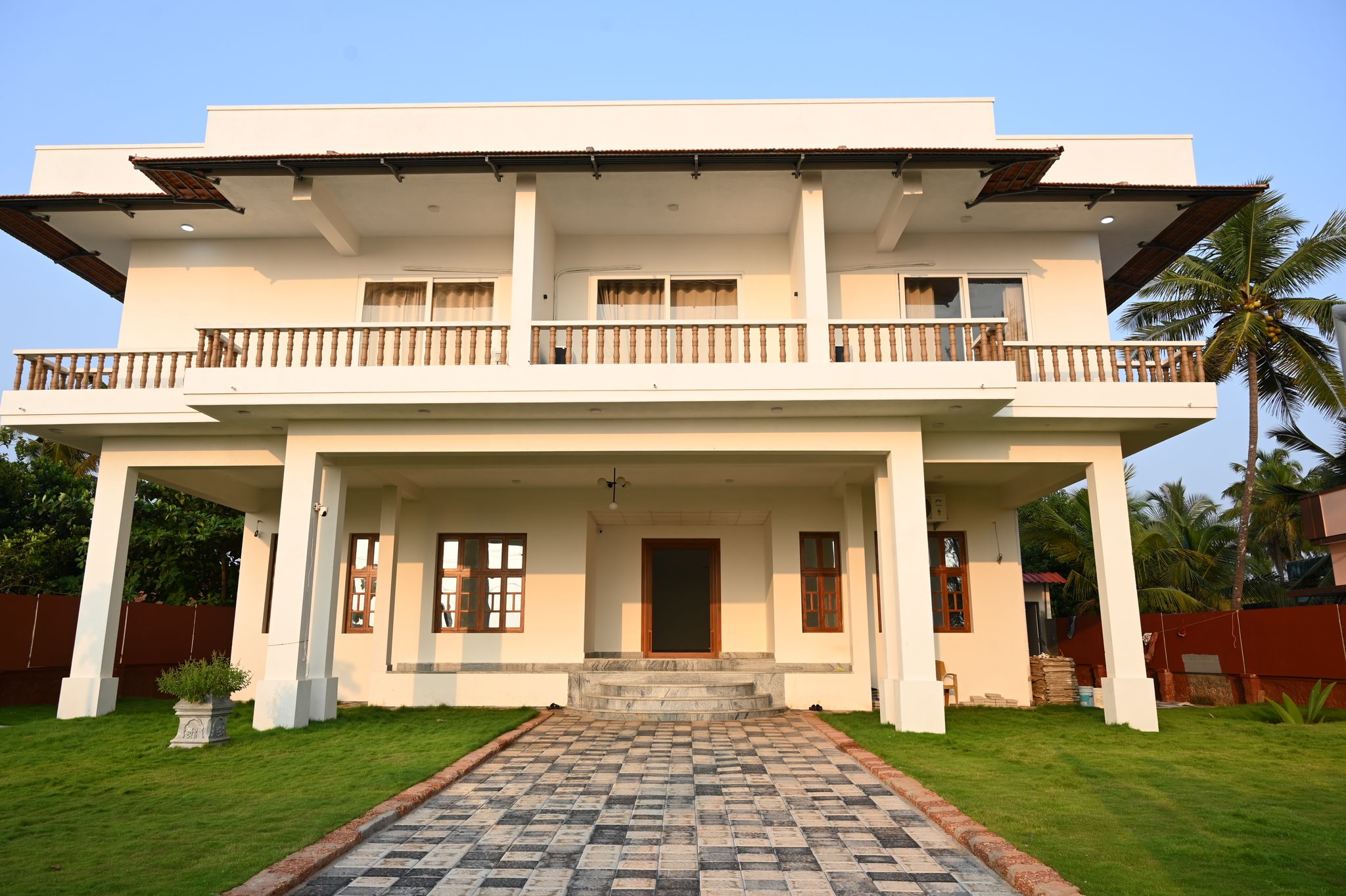 Saroja Villa by Monarch Stays
