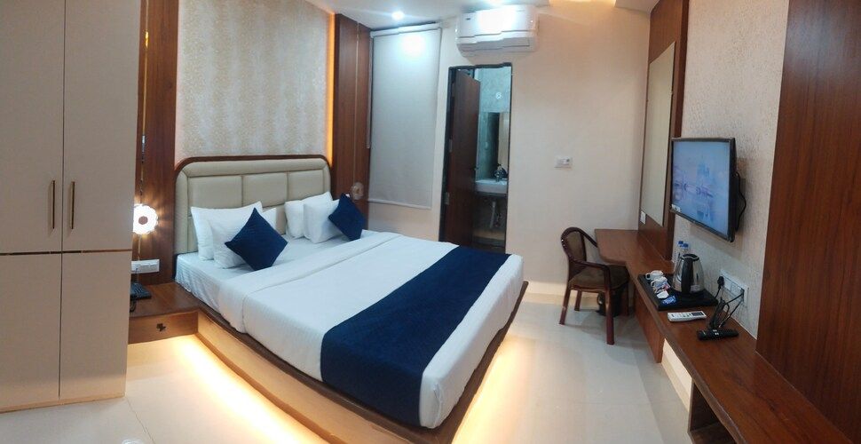 Hotel Pravasa Stay, Dewas Naka Superior Room 3